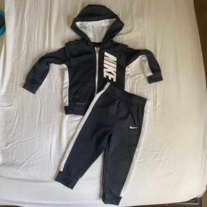 Toddler Nike sweatsuit